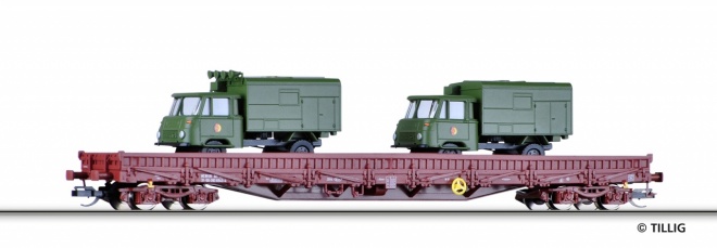 Flat car with 2 military trucks Robur of NWA<br /><a href='images/pictures/Tillig/18101a.JPG' target='_blank'>Full size image</a>